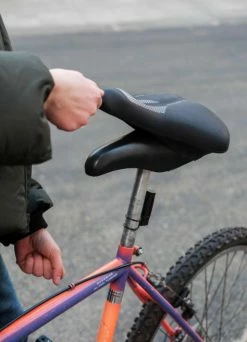 Couvre Selle Vélo Confort Et Imperméable - Selle Italia -VTT Soldes Magasin couvre selle velo confort et impermeable selle italia 2