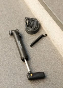 Mini Pompe à Vélo Peakini 2 - Topeak -VTT Soldes Magasin mini pompe a velo peakini 2 topeak 1 5