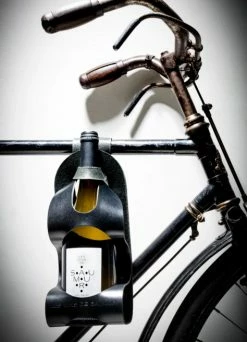 Porte-bouteille Vélo De Vin En Cuir - La Bouclée -VTT Soldes Magasin porte bouteille velo de vin en cuir la bouclee 3